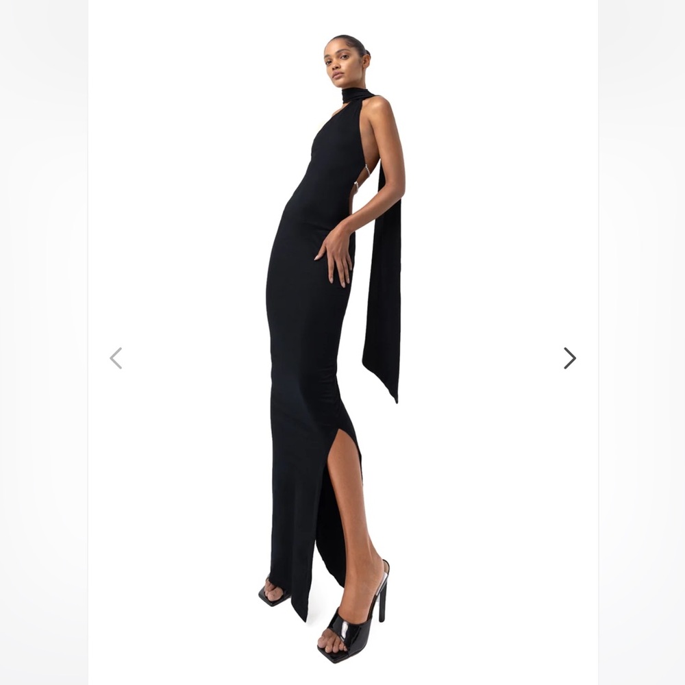 NWT Khanum’s Kara Dress in Black